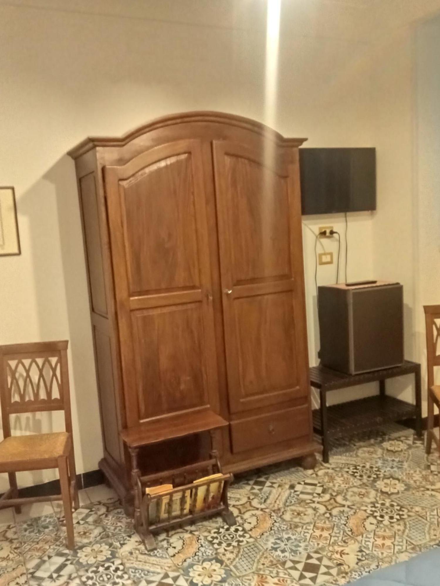 Tribunale Room Basement Палермо Екстериор снимка